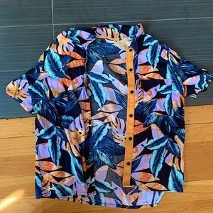 Wild Fable Hawaiian Tee :)